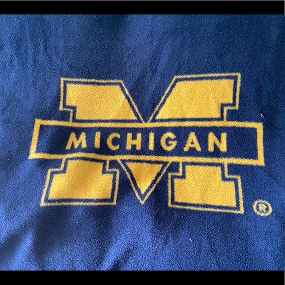 Michigan Blanket - Picture 2 of 2